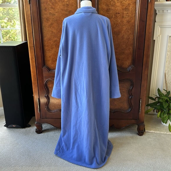 L.L. Bean Long Robe with Collar - Picture 3 of 13